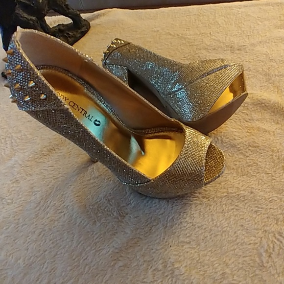 Gold pumps - Picture 4 of 4